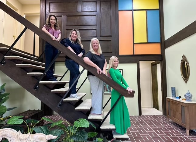 The Brady Bunch House & Hollywood Tour - Another Side Of Los Angeles Tours